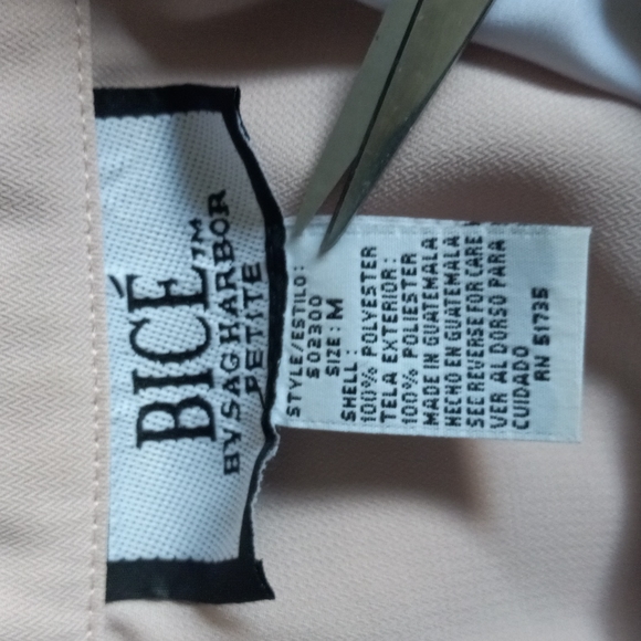 Sag Harbor Two Piece Suit W/ White Shell, Sz Med - Picture 8 of 9